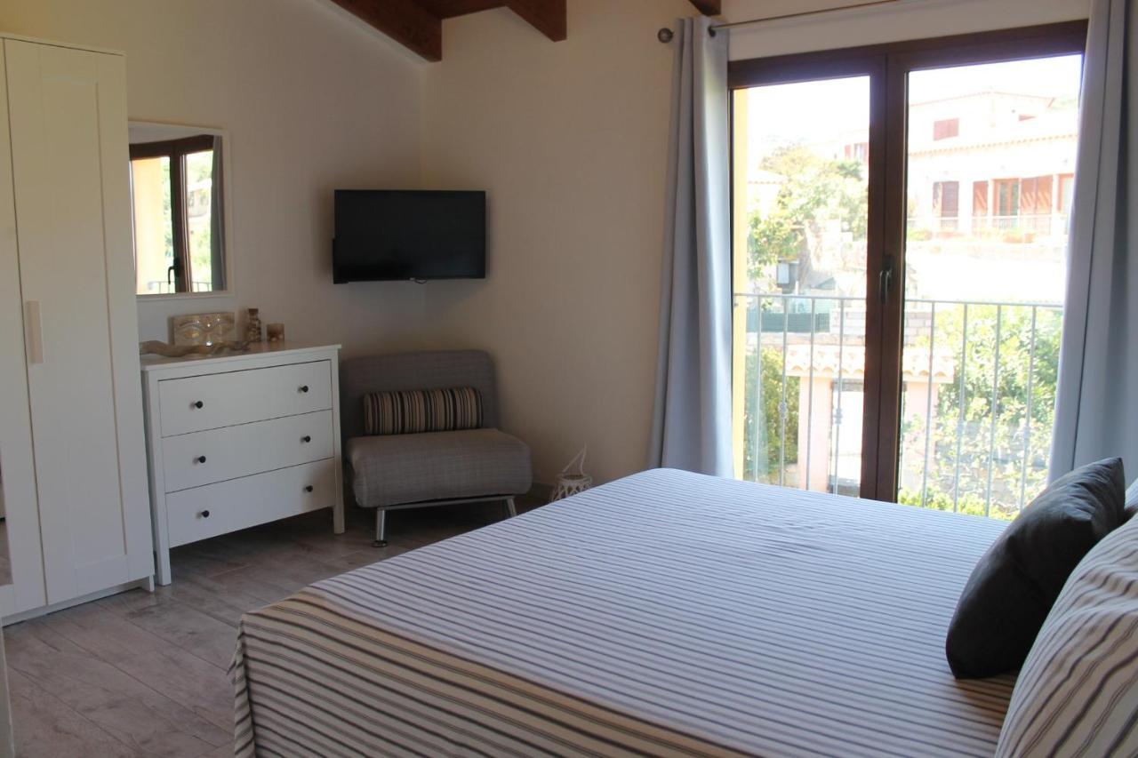 B&B U Punenti La Maddalena  Buitenkant foto