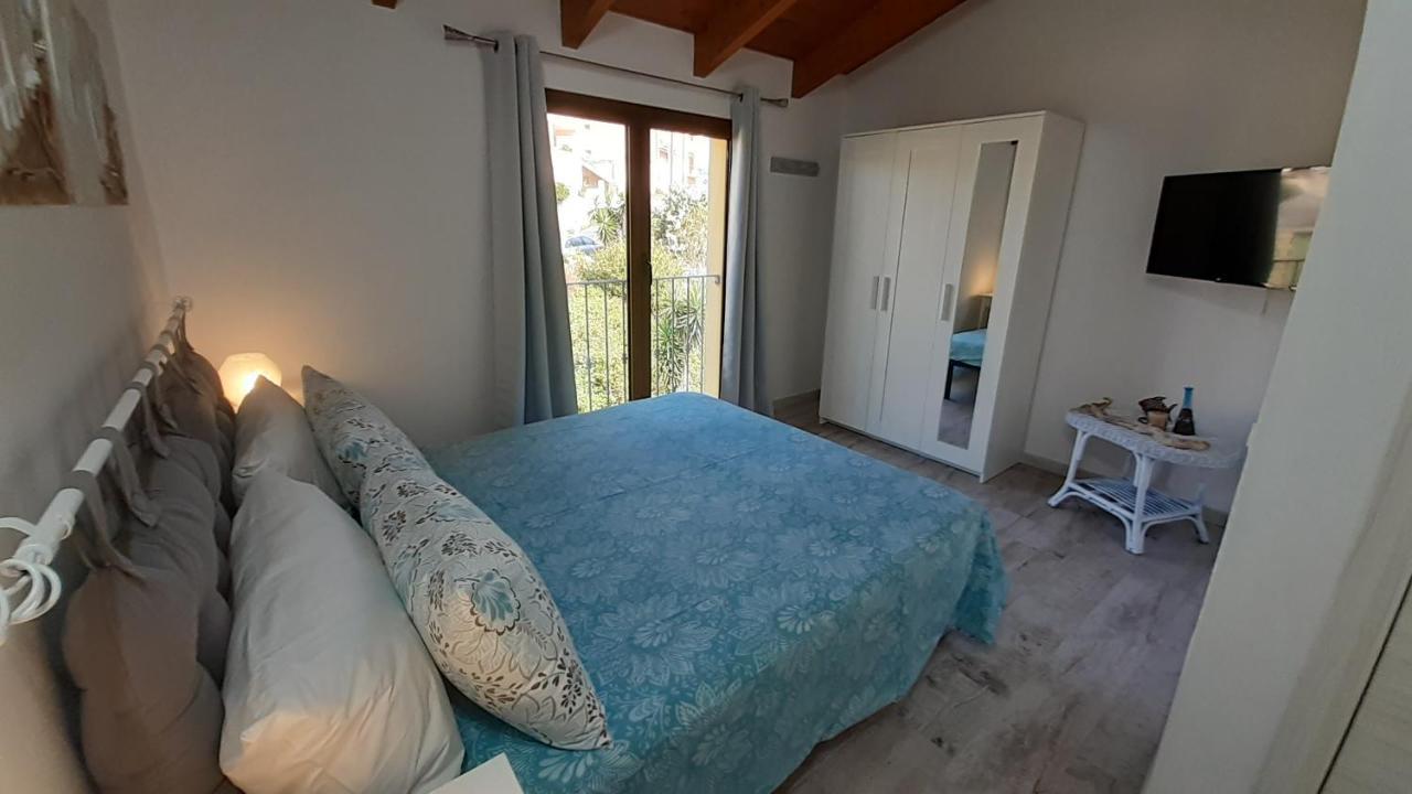 B&B U Punenti La Maddalena  Buitenkant foto